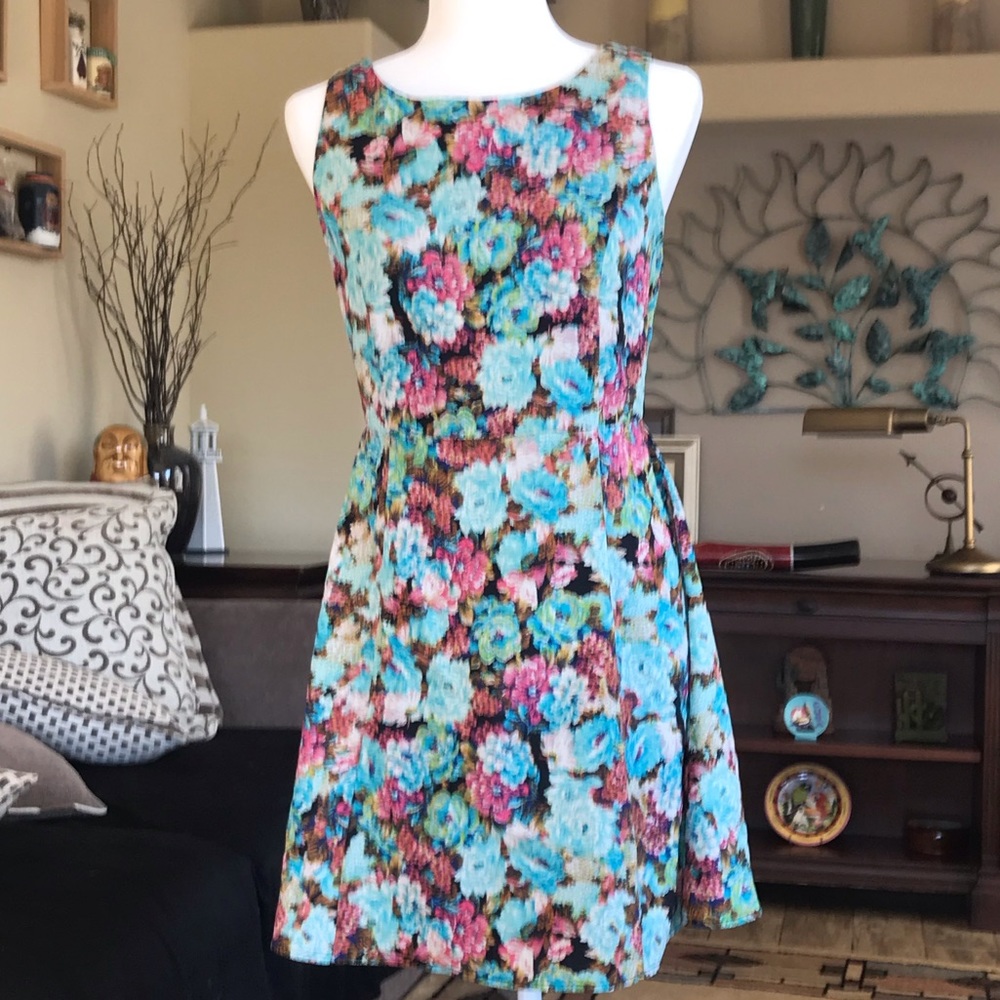 Forever 21 Floral Sleeveless Dress